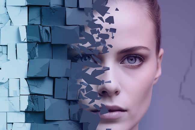 Eine Gesichtshälfte einer Frau löst sich aus digitalen Fragmenten – ein Bild für den Übergang von fragmentierten Daten zu eindeutiger Identität.